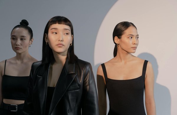 Découvrez les secrets de l'huile de nigelle pour des cheveux éblouissants de santé et de vitalité !